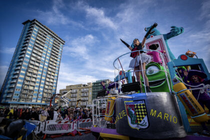Karneval in Follonica mit allegorischen Wagen